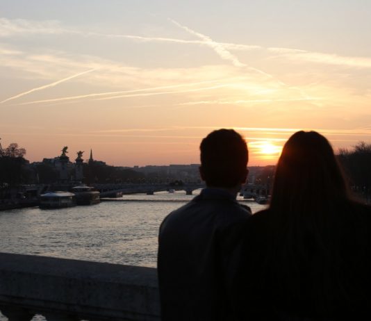 „Abscheuliche Snobs“: Warum sind die Franzosen so verärgert über Emily in Paris?