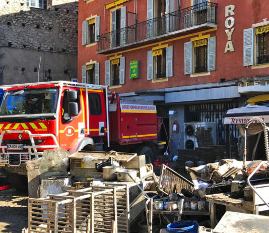 Afräumungsarbeiten nach der grossen Wetterkatastrophe im Hinterland von Nizza