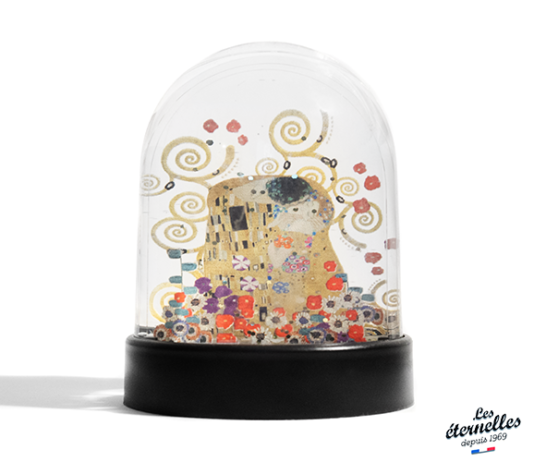 Französisches Know-how: der Kitsch der französischen Schneekugeln