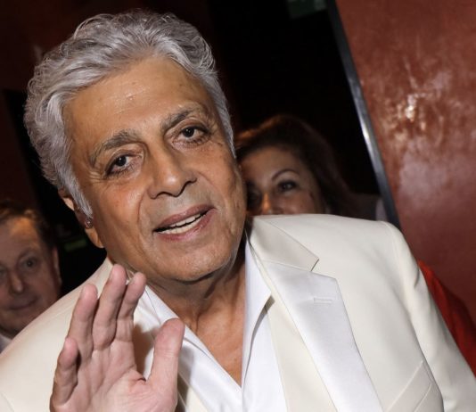 Enrico Macias sagt, dass er Frankreich verlassen wird, wenn Marine Le Pen bei den nächsten Präsidentschaftswahlen gewählt wird.