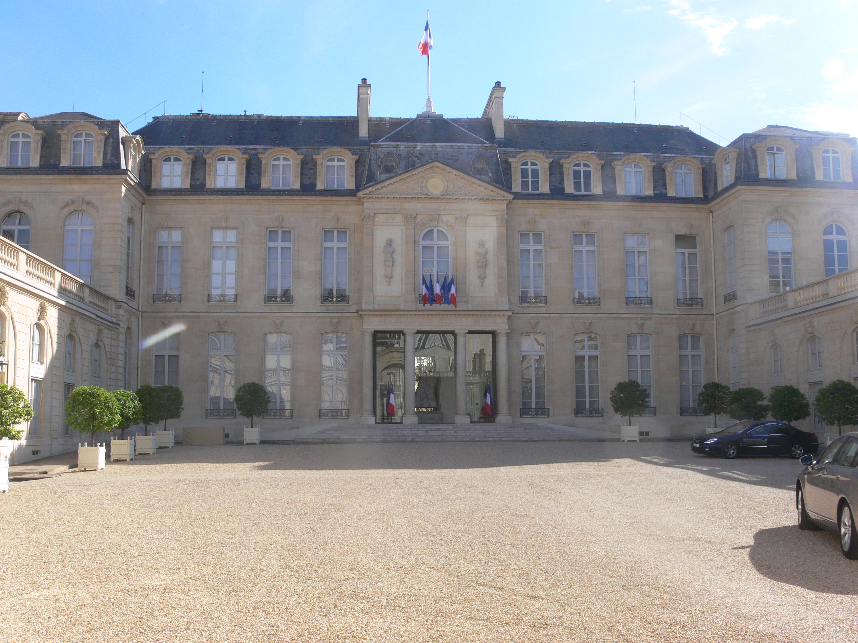 Covid-19: Emmanuel Macron beruft am Dienstag und Mittwoch zwei Ministerversammlungen ein
