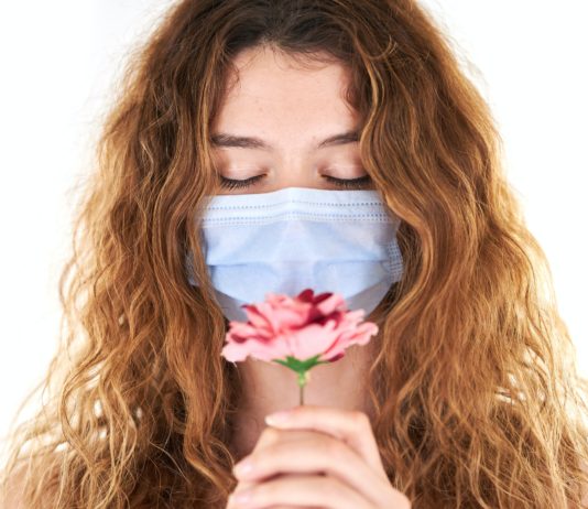 Wiedererlangen des Geruchssinns nach einer Covid-19-Erkrankung dank Geruchs-Schulung