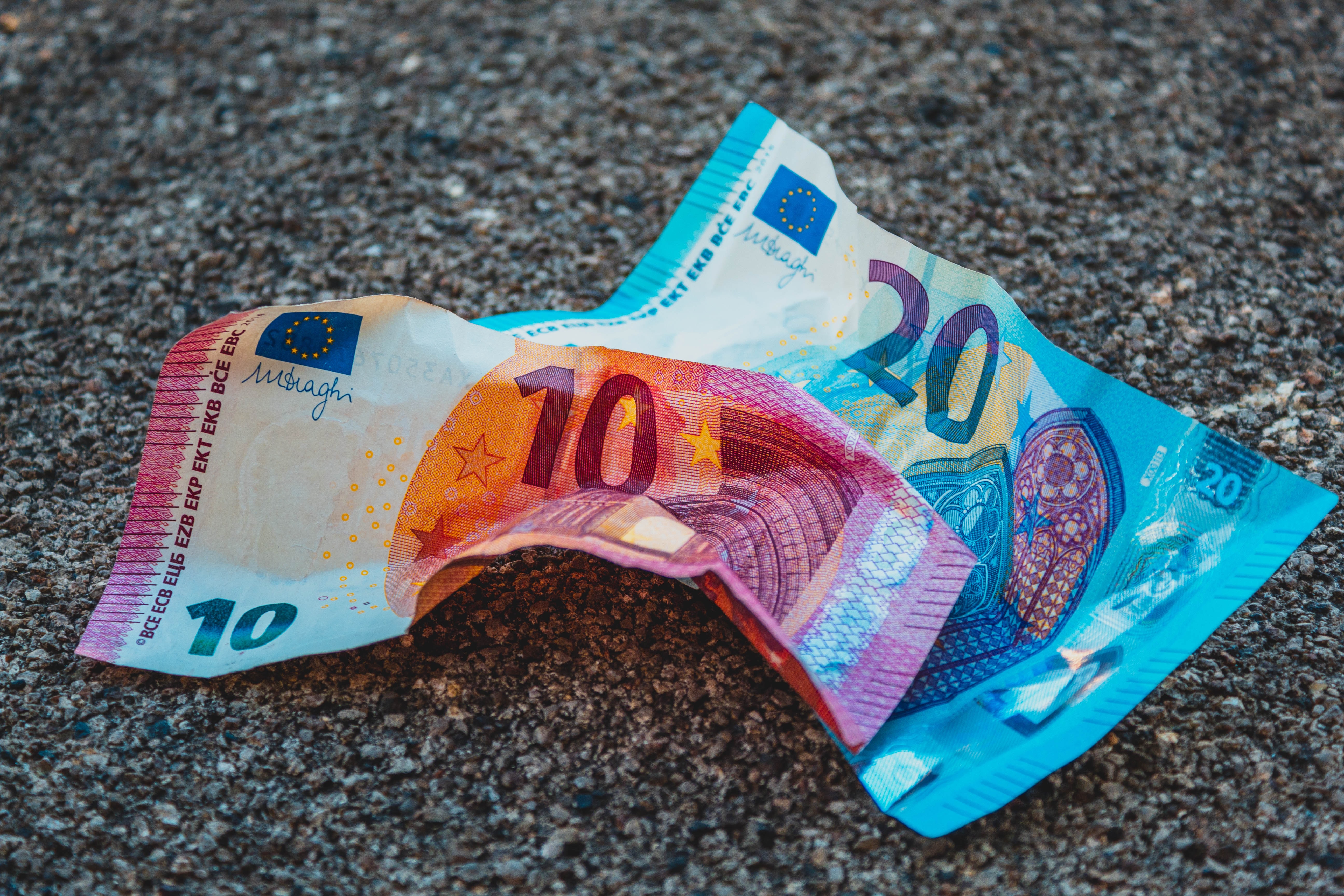 Die zweite Welle von Covid lässt die französische Wirtschaft zurückfallen