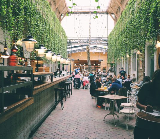 Covid-19: In Marseille bittet der Polizeipräfekt um die Verstärkung der städtischen Polizei zur Kontrolle von Bars und Restaurants.