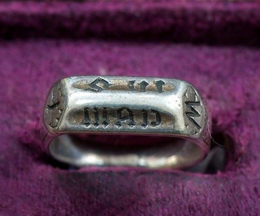 Der Ring von Jeanne d’Arc zum ersten Mal seit über 60 Jahren in Rouen ausgestellt