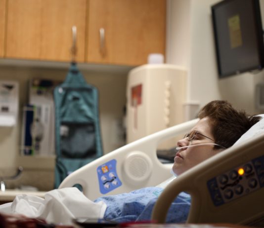 Coronavirus in Lyon: Verlegung von Patienten in andere Departements, Verschiebung von Operationen… Wie entlastet man die Intensivstation?