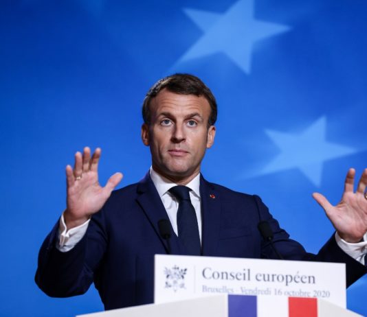 Lockerungen, Ausgangssperre, offene Geschäfte: zehn Fragen, die Emmanuel Macron am Dienstagabend beantworten muss.