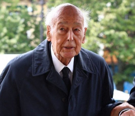 Ehemaliger Präsident Valéry Giscard d’Estaing in Tours im Krankenhaus