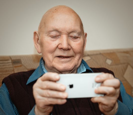 Covid-19: Regierung schließt spezielle Maßnahmen für Senioren aus