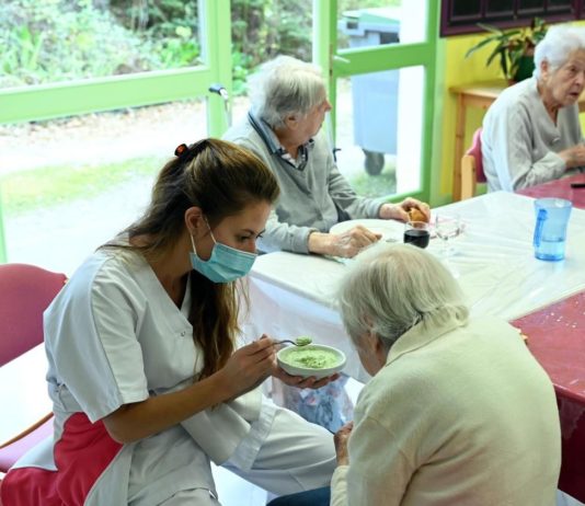 Coronavirus: Ein Altersheim nur für positiv getestete Bewohner