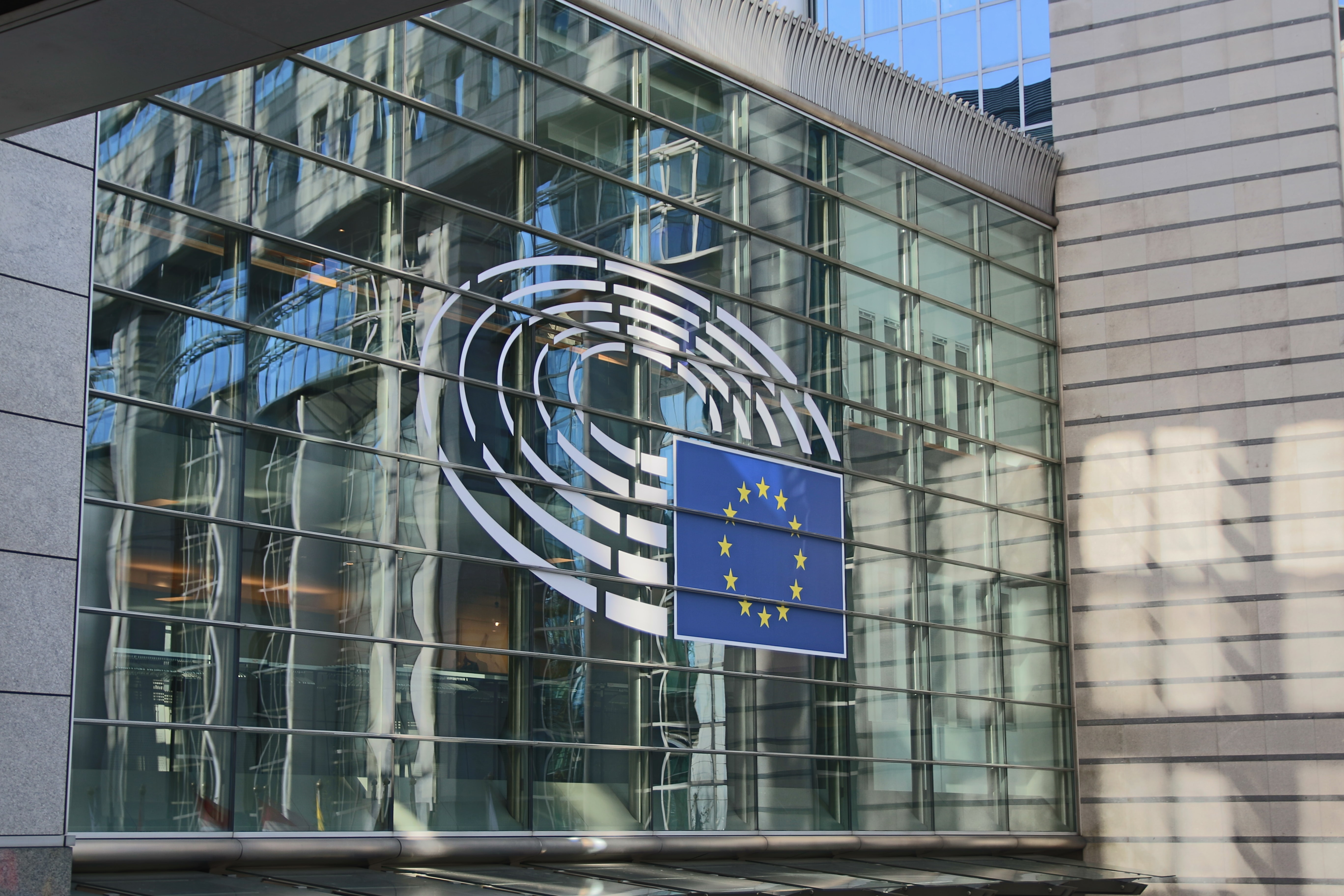 Globales Sicherheitsgesetz: Journalisten müssen in der Lage sein, "ihre Arbeit frei und sicher zu tun", so die Europäische Kommission