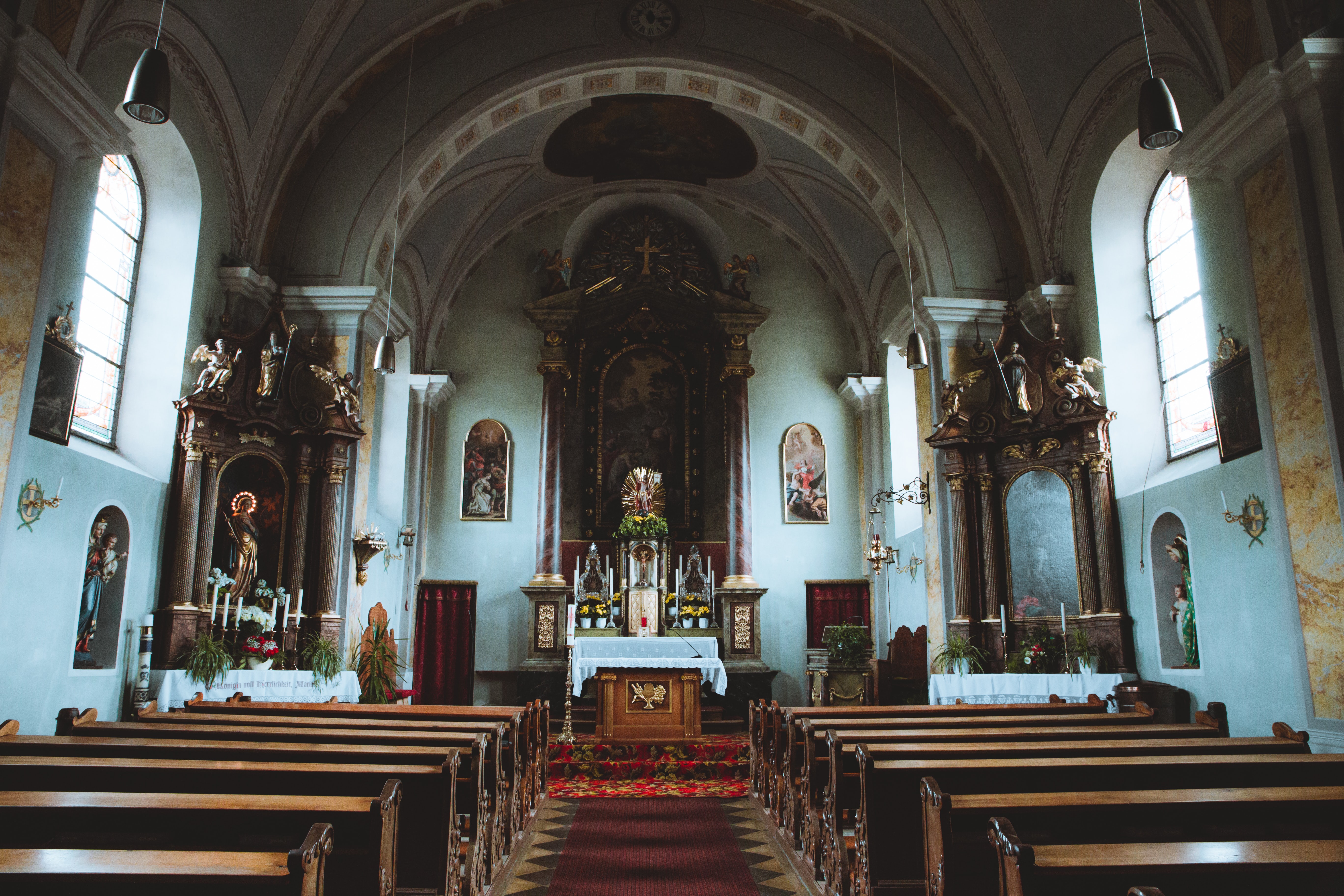 Religiöse Zeremonien: Der Staat hat drei Tage Zeit, seine 30 Personen-Regel zu ändern