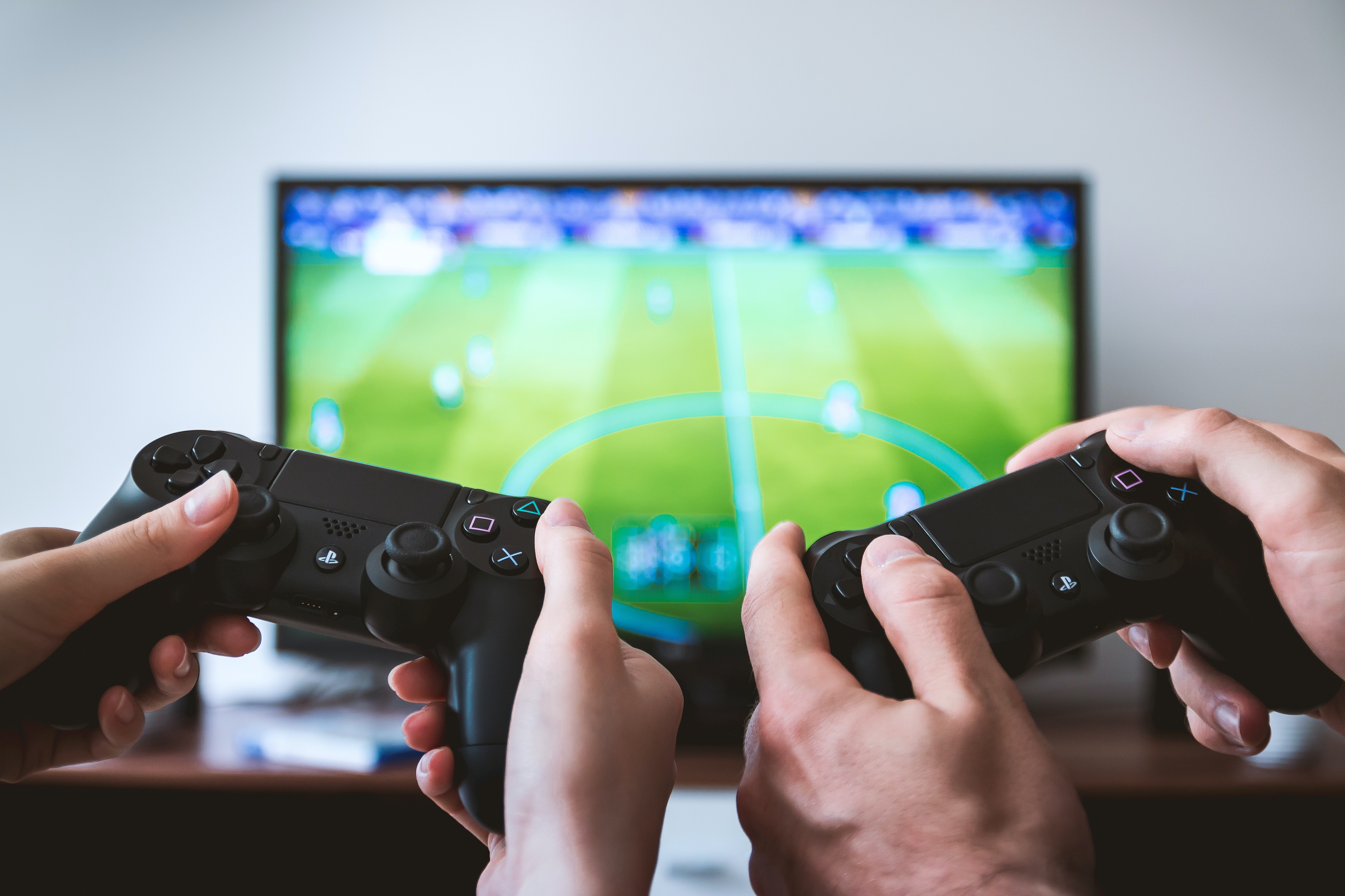 In der Nähe von Lyon überfallen Räuber ein Lager voller Playstation 5