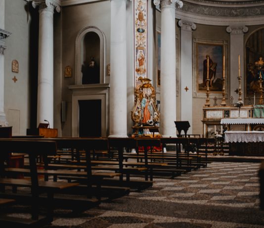 Covid-19: Gerald Darmanin ist bereit, Gläubige ab diesem Wochenende vor den Kirchen zu verwarnen.