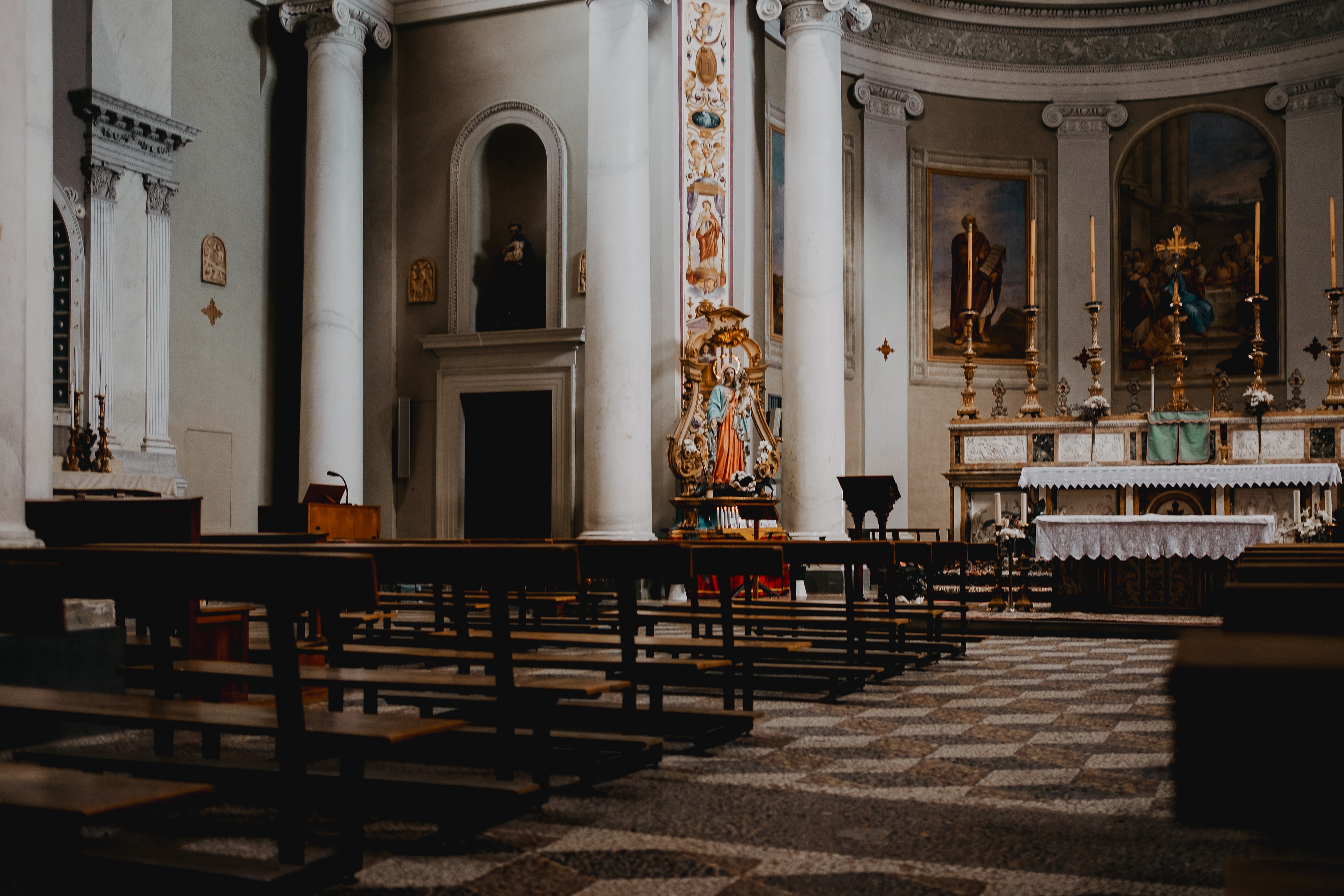 Covid-19: Gerald Darmanin ist bereit, Gläubige ab diesem Wochenende vor den Kirchen zu verwarnen.