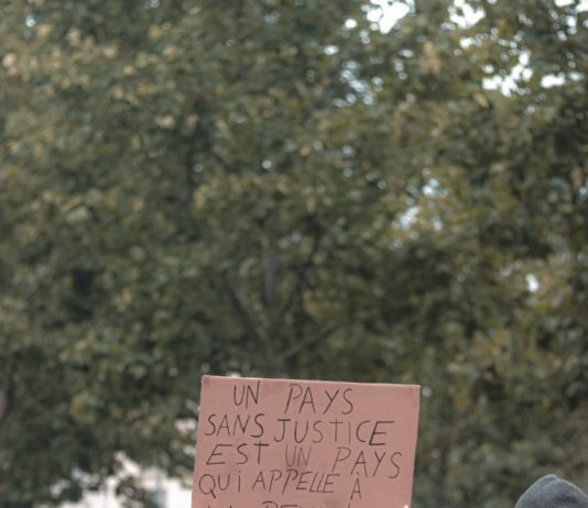 Mehr als acht von zehn Franzosen befürchten „soziale Explosion“