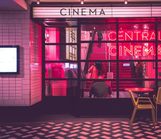 Ankündigungen von Emmanuel Macron: Vorstellungen, Theater und Kino werden am 15. Dezember wieder erlaubt