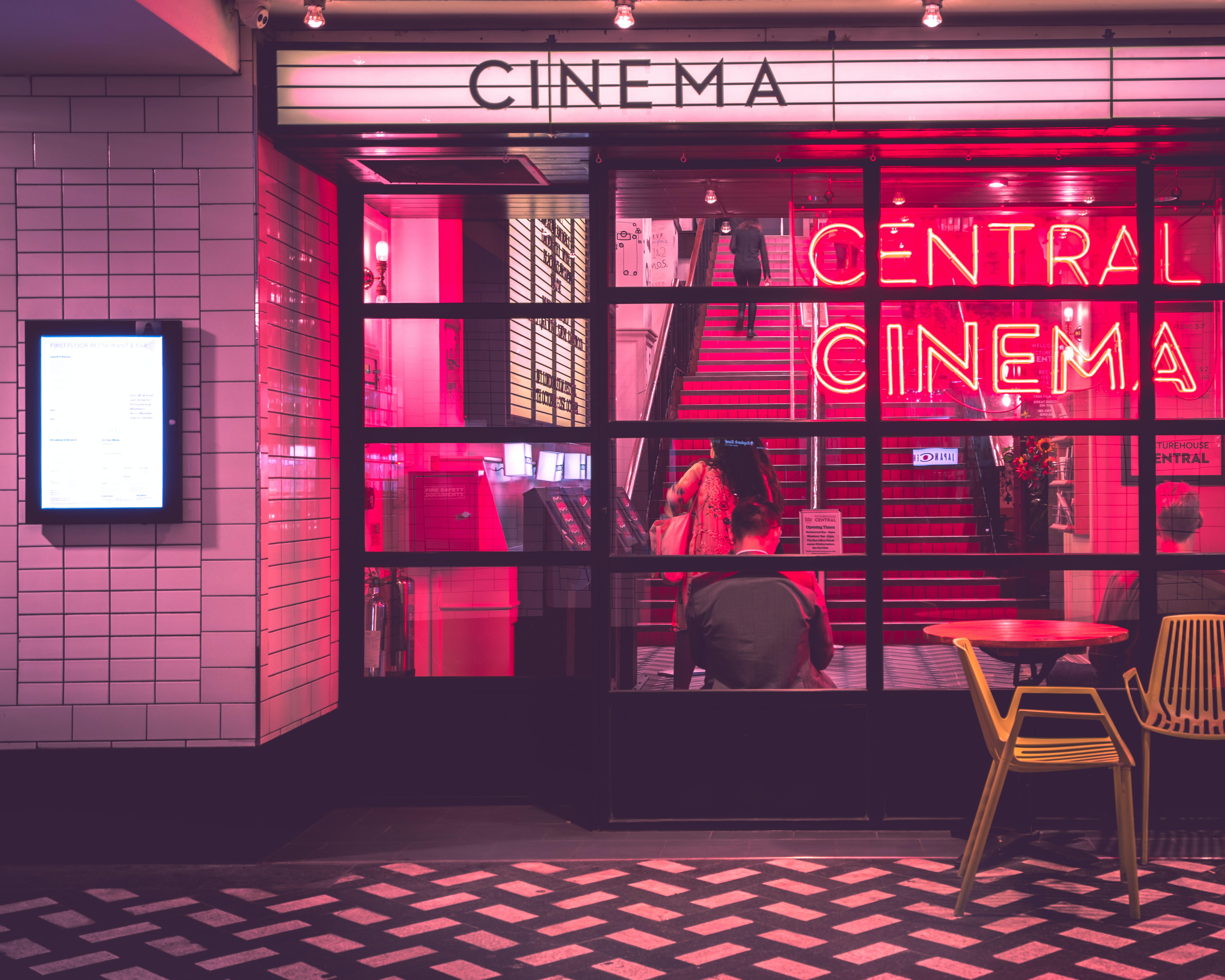 Ankündigungen von Emmanuel Macron: Vorstellungen, Theater und Kino werden am 15. Dezember wieder erlaubt