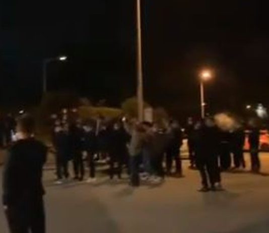 Studenten der Polizeiakademie von Nîmes organisieren eine geheime Party, unterbrochen von… der Polizei