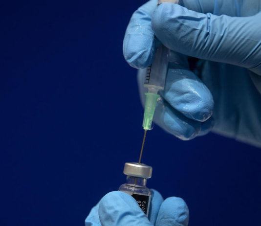 Fünf Dinge, die Sie über die Covid-19-Impfung wissen sollten