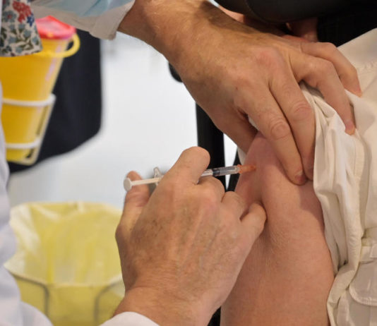 Covid-19-Impfung: Immer mehr Verweigerer wagen den Schritt