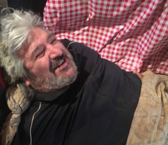 Die Evakuierung von Alain, dem 300 Kilo schweren Mann, der seit einem Jahr zu Hause in Perpignan festsitzt, ist endlich durchgeführt.