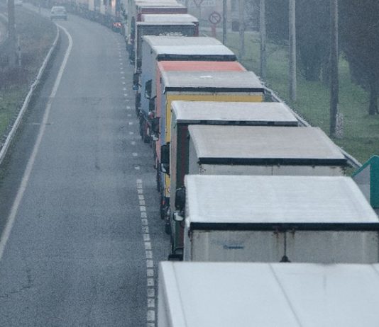 Nordfrankreich erlebt 8-Stunden-Staus, da die Briten vor dem Brexit ihre Vorräte aufstocken