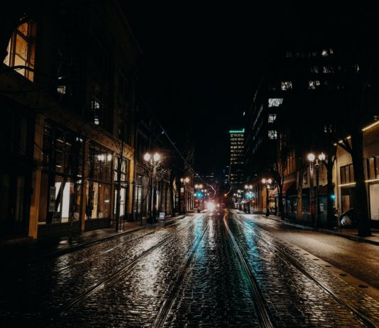 Covid-19: Hat die nächtliche Ausgangssperre ihre Wirksamkeit bewiesen?