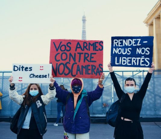 „Sécurité globale“: Fast 90 Demonstrationen beginnen in Frankreich