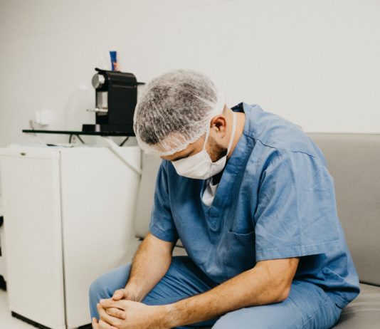 Covid-19 ist dreimal tödlicher als Grippe, wie eine französische Studie zeigt