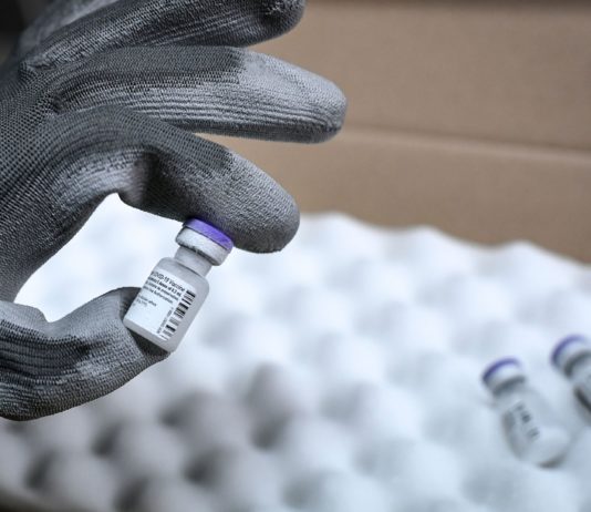 Covid-19: Spanien will ein Register von Impfverweigerern einführen Coronavirus: Die ersten Impfstoffe sind geliefert