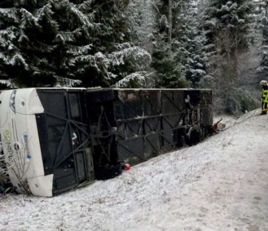 Schulbusunglück in Labergement Sainte-Marie (Doubs): 3 Schüler wurden verletzt, zwei davon schwer.