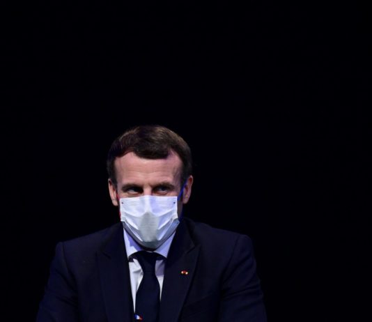 Macron: AstraZeneca-Impfstoff „quasi-unwirksam“ für Über-65-Jährige