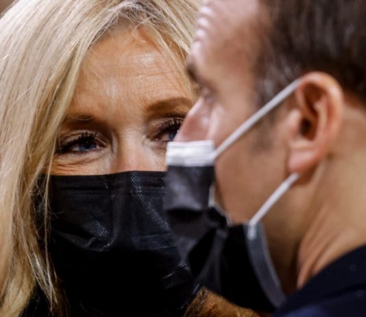 Covid-19: Emmanuel und Brigitte Macron haben am Wochenende ihre Auffrischungsimpfung erhalten