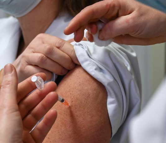 Covid-19: Ministerium meldet fünf Todesfälle nach Impfstoffinjektion in Frankreich