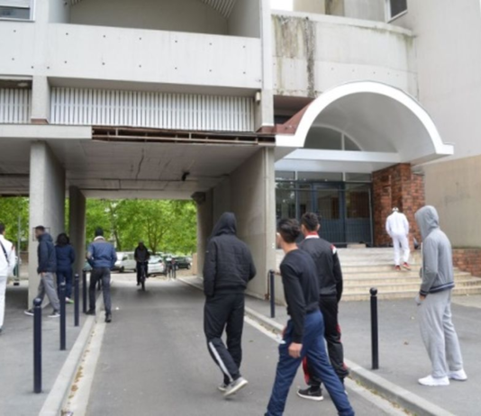 Bordeaux: ein Jugendlicher getötet, vier Verletzte bei Schießerei am Samstagabend