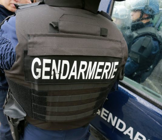 Illegale Silvesterparty mit 2.000 Menschen in der Bretagne