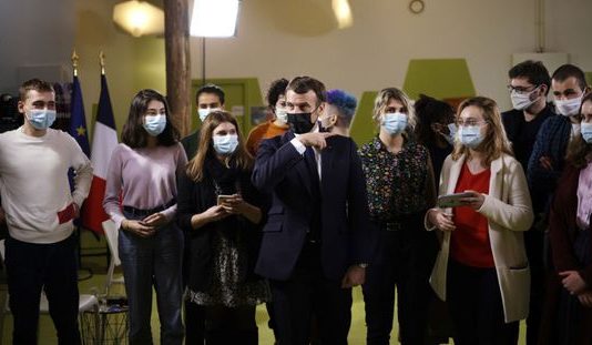 Essen für einen Euro, Präsenzunterricht, Psycho-Scheck… Emmanuel Macrons Ankündigungen für Studenten