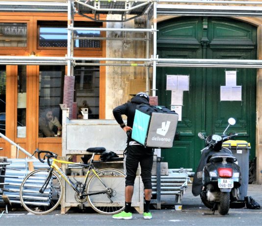 Straßburg: „Nein, ich liefere nicht an Juden“, Restaurantbesitzer beschweren sich über einen Zusteller, der koschere Bestellungen ablehnt