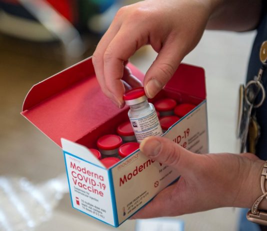 Covid-19-Impfstoff: Französische Gesundheitsbehörde rät von Moderna-Impfstoff für unter 30-Jährige ab