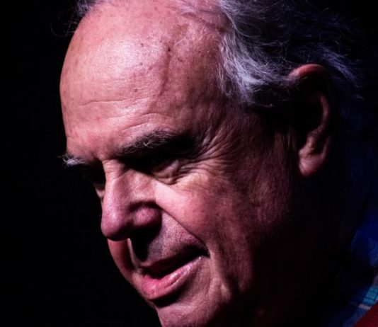 Frédéric Mitterrand ist an Covid-19 erkrankt und in Paris ins Krankenhaus eingeliefert worden