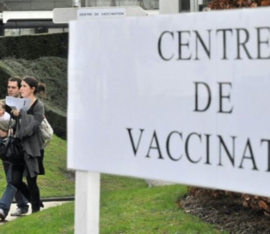 Covid-19. Explosion der Nachfrage, Mangel an Dosen: Impfzentren müssen schließen