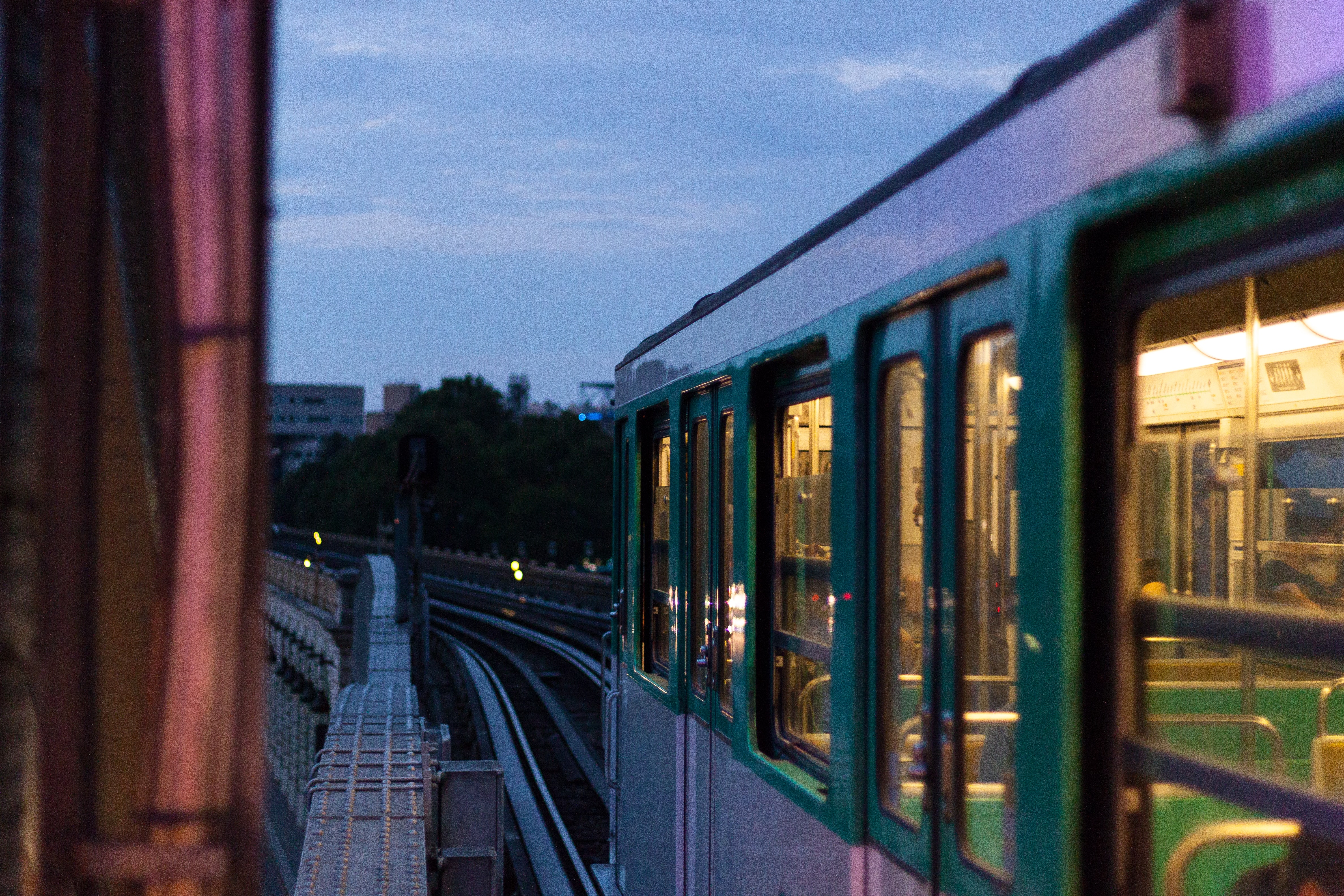 Paris: 2 RATP-Mitarbeiterinnen beim Verkauf von Drogen in Uniform erwischt