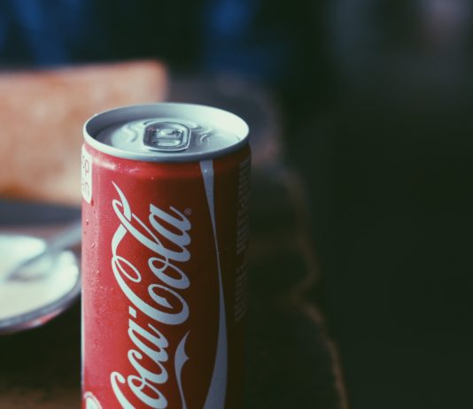 Covid-19: War ein Antigentest mit Coca-Cola wirklich positiv?