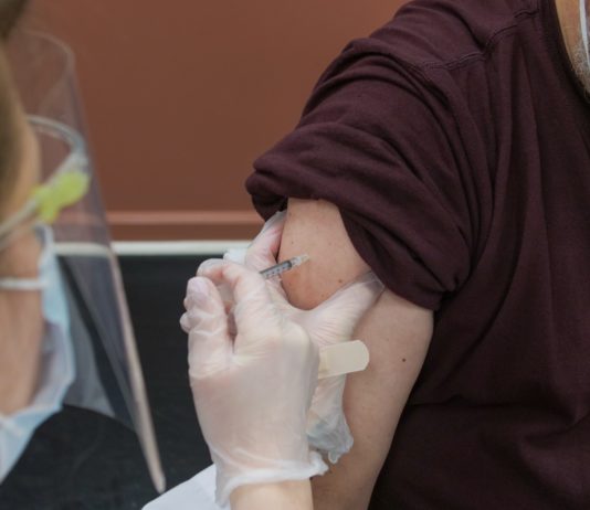 Covid-19: Mehr als eine Million Menschen jetzt auch in Frankreich geimpft