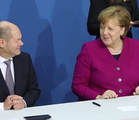 Impfung gegen Covid-19: Paris ärgert sich über politische Querelen in Deutschland