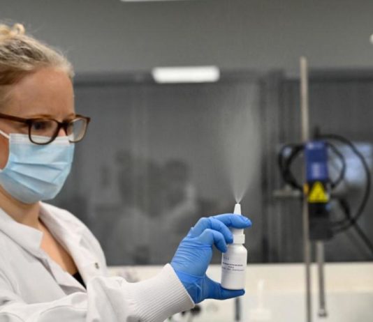 Covid-19: Nasenspray eliminiert 99 % des Virus