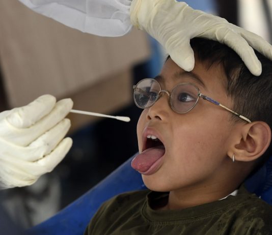 Covid-19: Start der Speicheltest-Kampagne in Schulen