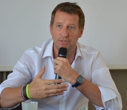 Impfstoff-Verträge: Europäische Grüne wollen die Kommission wegen mangelnder Transparenz vor den Europäischen Gerichtshof bringen.