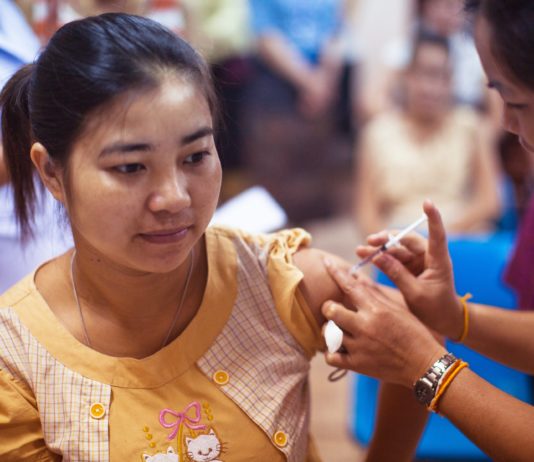 Covid-19: Kein Ende der Pandemie ohne gerechten Zugang zu Impfungen, sagen Experten